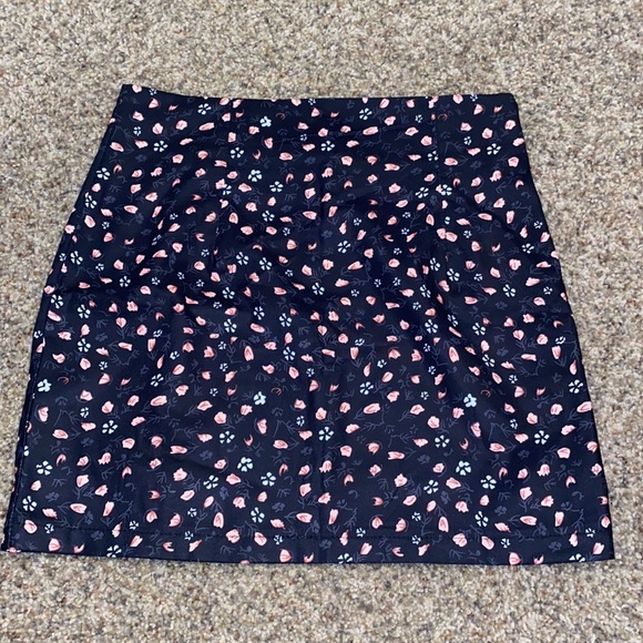 NEVER WORN satin floral skirt - Picture 2 of 2